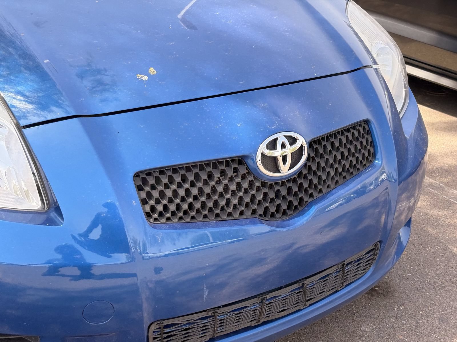 Used 2008 Toyota Yaris 2-Door Hatchback FWD image 4