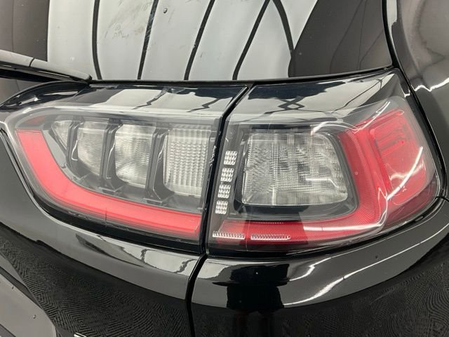 Used 2019 Jeep Cherokee Latitude w/ Popular Appearance Group FWD image 24