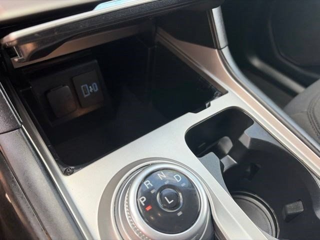 Used 2021 Ford Explorer XLT AWD/4WD image 26