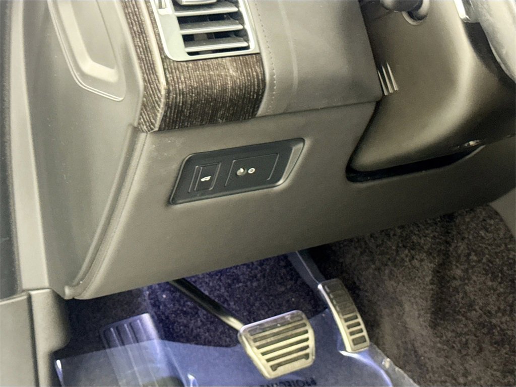 Used 2019 Land Rover Range Rover Autobiography image 10