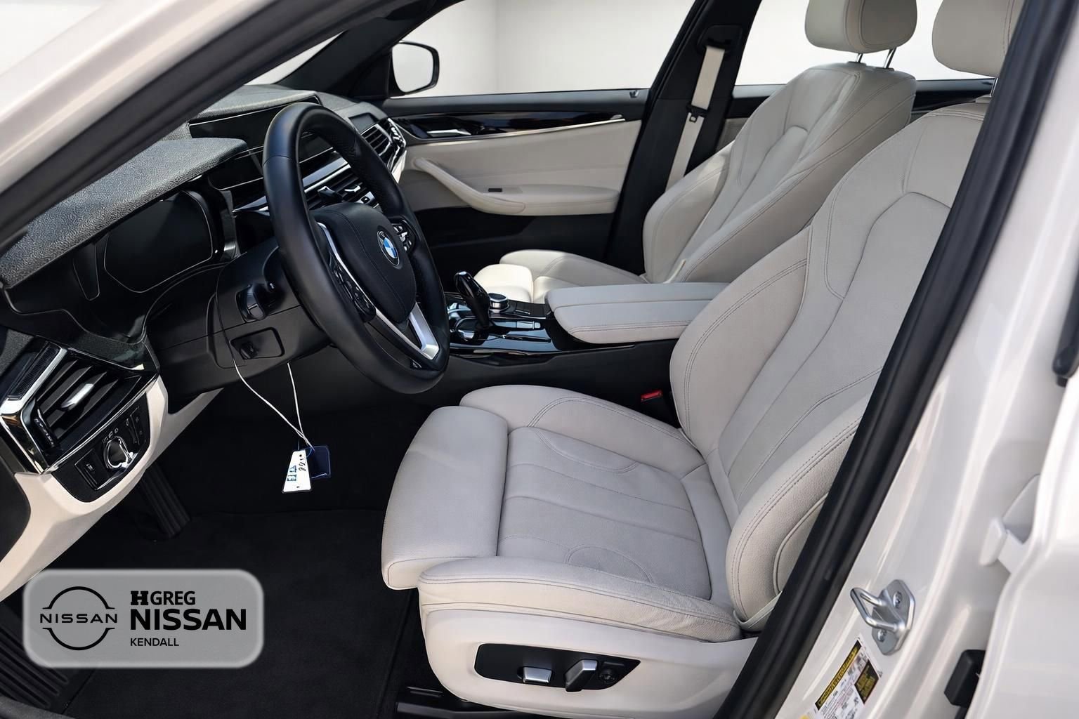 Used 2022 BMW 530e w/ Premium Package RWD image 7