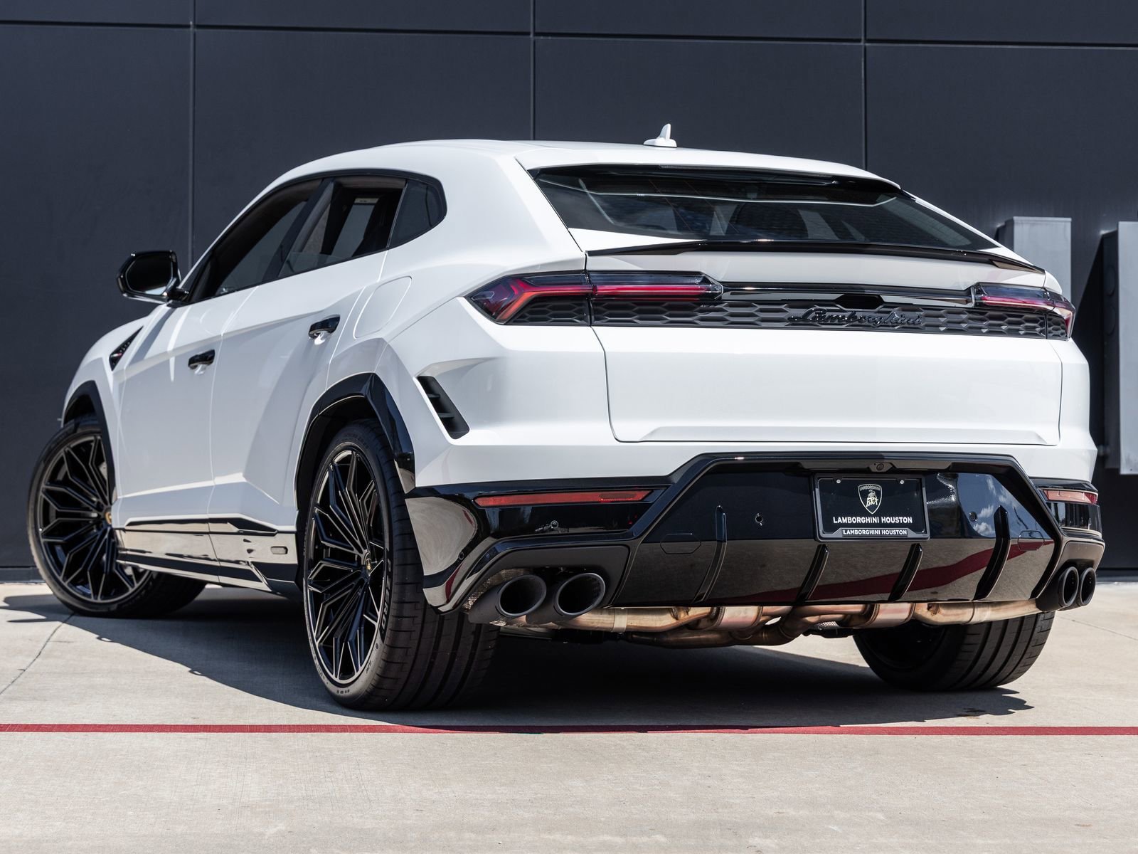 Used 2025 Lamborghini Urus SE AWD/4WD image 6