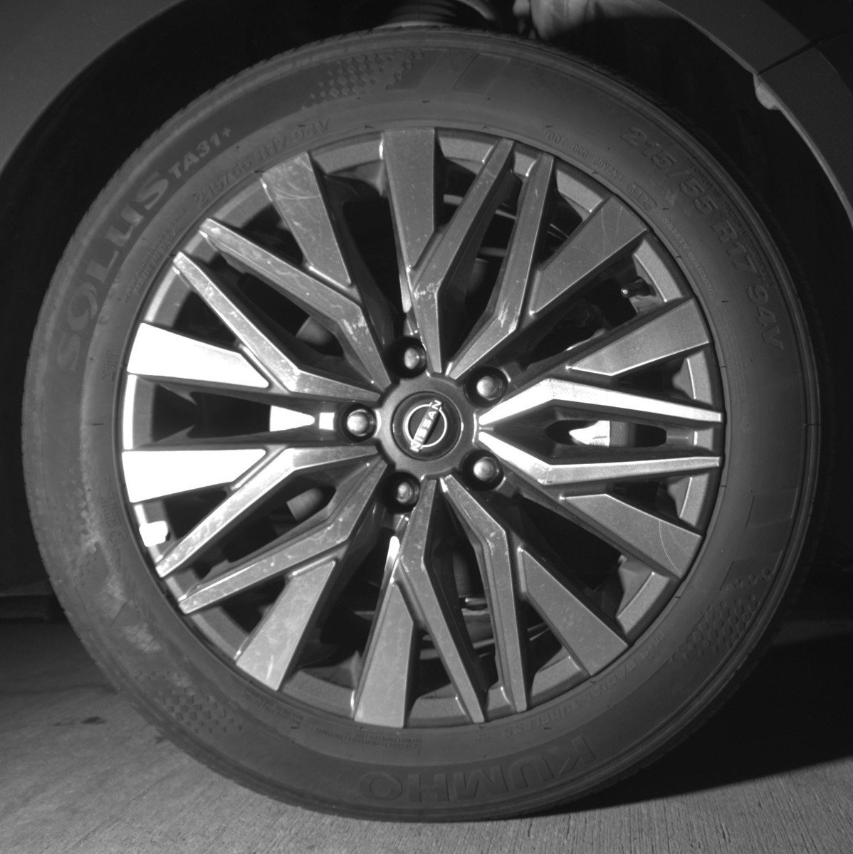 Used 2025 Nissan Altima 2.5 SV FWD image 13