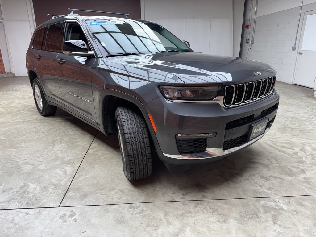 Used 2023 Jeep Grand Cherokee L Limited AWD/4WD image 6