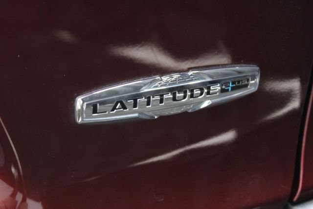 Used 2020 Jeep Cherokee Latitude Plus w/ Comfort/Convenience Group AWD/4WD image 9