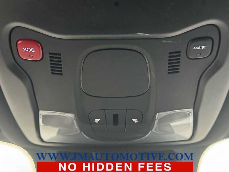 Used 2022 Jeep Renegade Altitude image 37