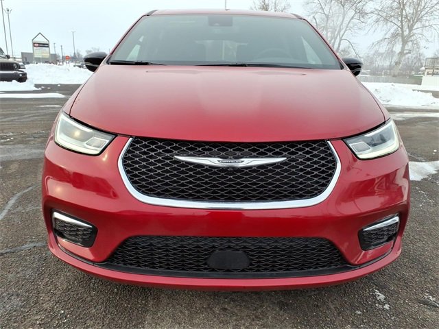 New 2026 Chrysler Pacifica Select image 2