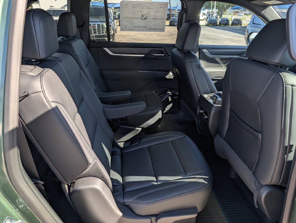 New 2027 GMC Acadia Elevation w/ Black Edition FWD image 31
