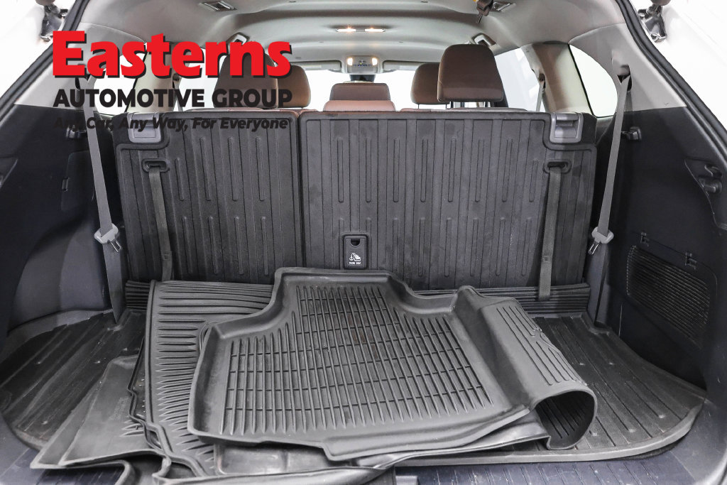 Used 2020 Toyota Highlander LE FWD image 10