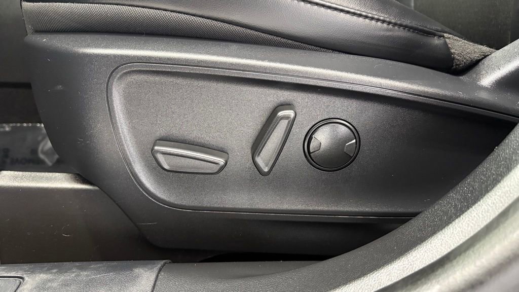 Used 2025 Ford Escape ST-Line Select image 13