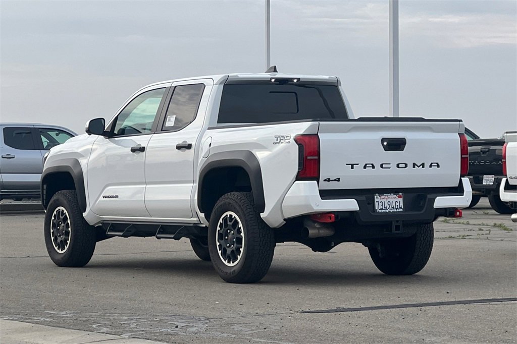 Certified 2025 Toyota Tacoma TRD Off-Road image 7