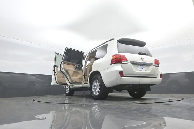 Used 2013 Toyota Land Cruiser image 41