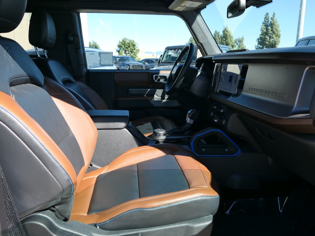 Used 2022 Ford Bronco Outer Banks w/ Sasquatch Package AWD/4WD image 25