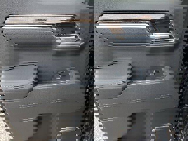 New 2025 GMC Sierra 1500 Elevation image 14