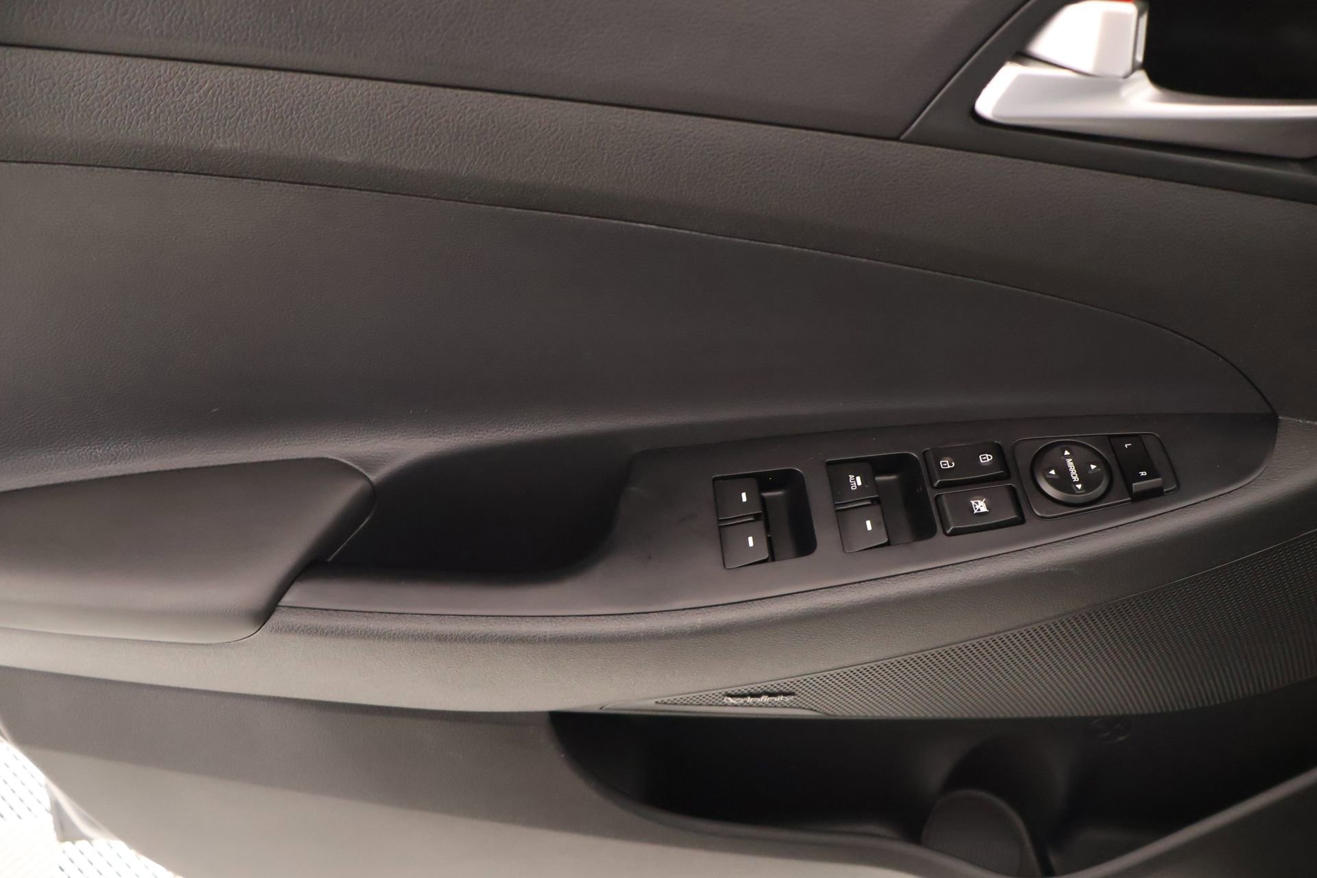 Used 2019 Hyundai Tucson Sport FWD image 15