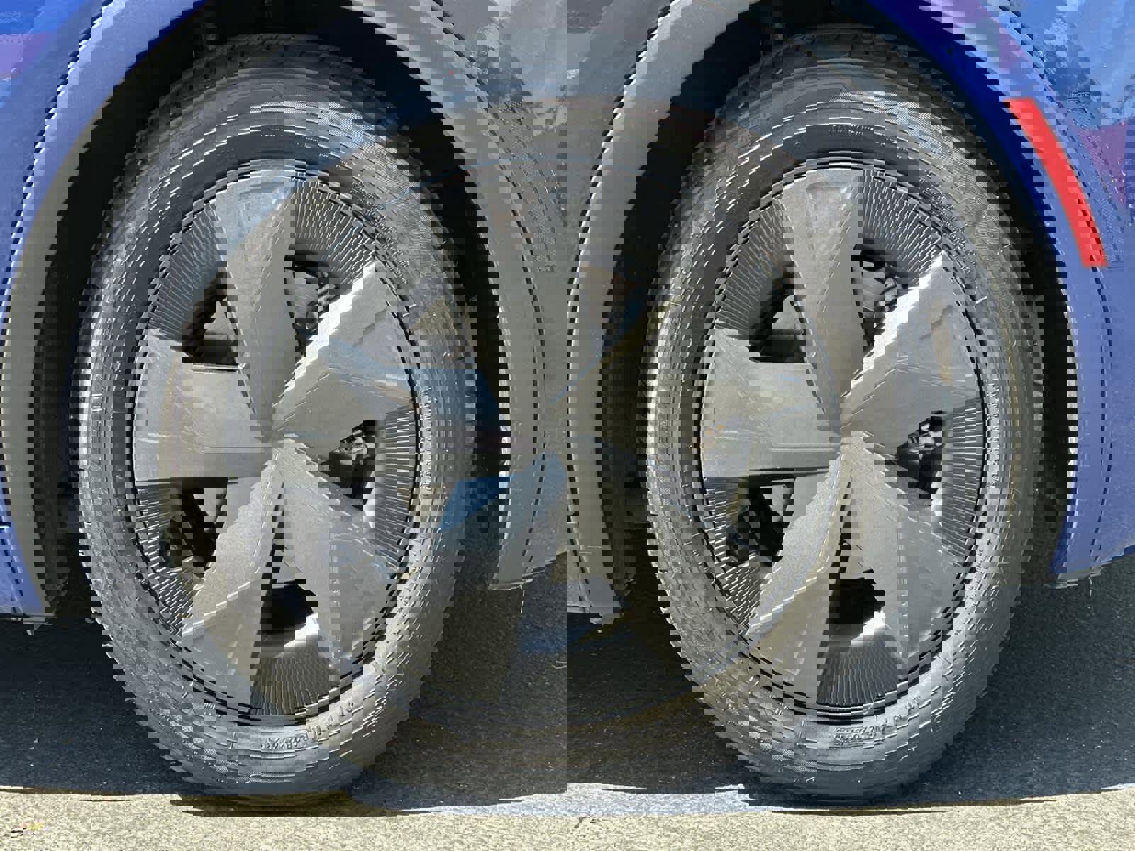 Used 2023 Toyota Prius LE image 8