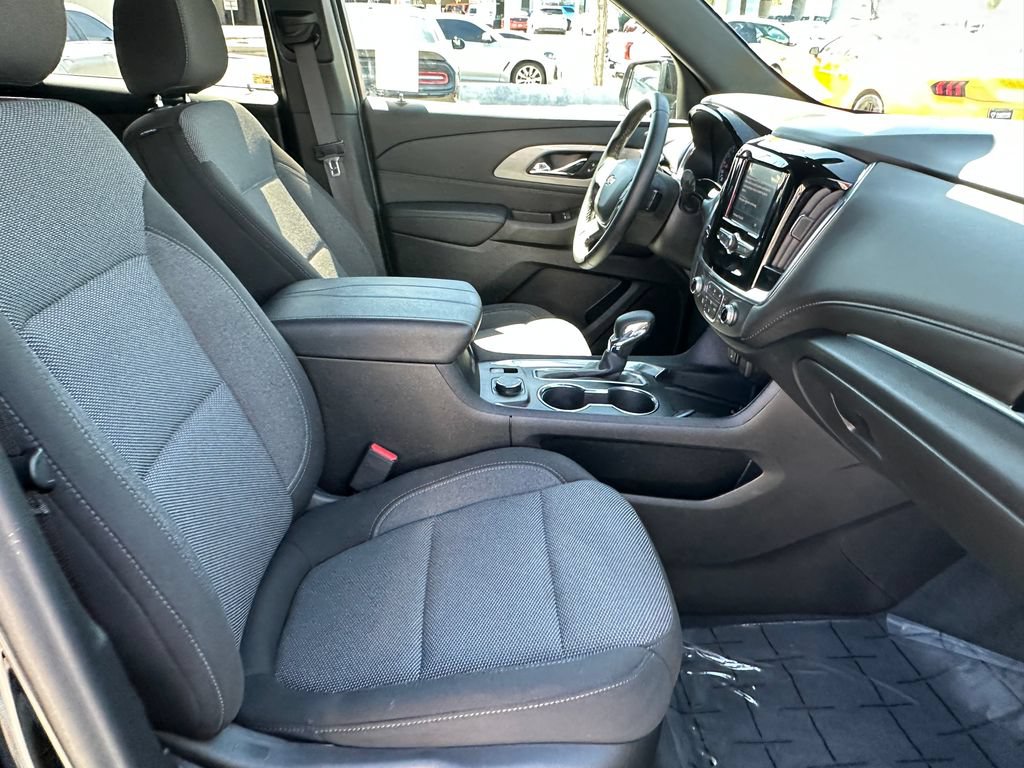 Used 2023 Chevrolet Traverse LT w/ LPO, Cargo Package AWD/4WD image 16