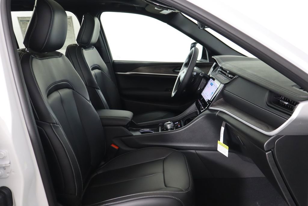 New 2026 Jeep Grand Cherokee Limited w/ Limited Altitude Package image 17