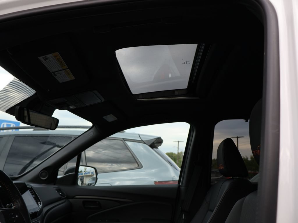 Used 2025 Honda Passport TrailSport image 10