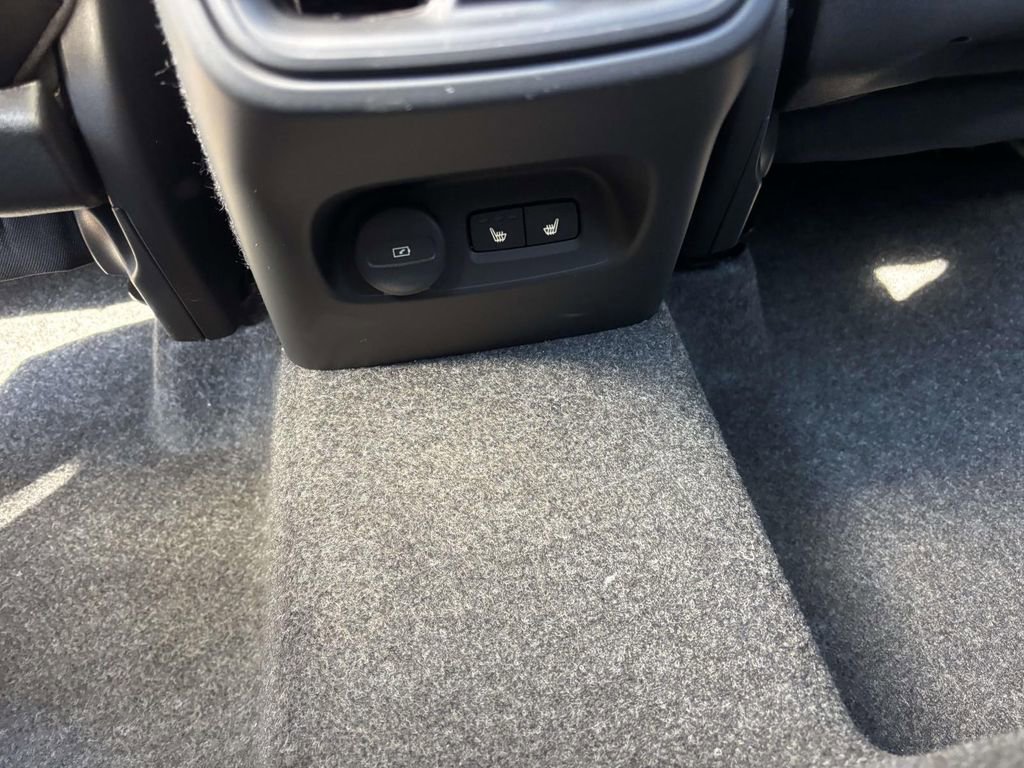 New 2026 Volvo XC40 B5 Ultra w/ Protection Package Premier image 32