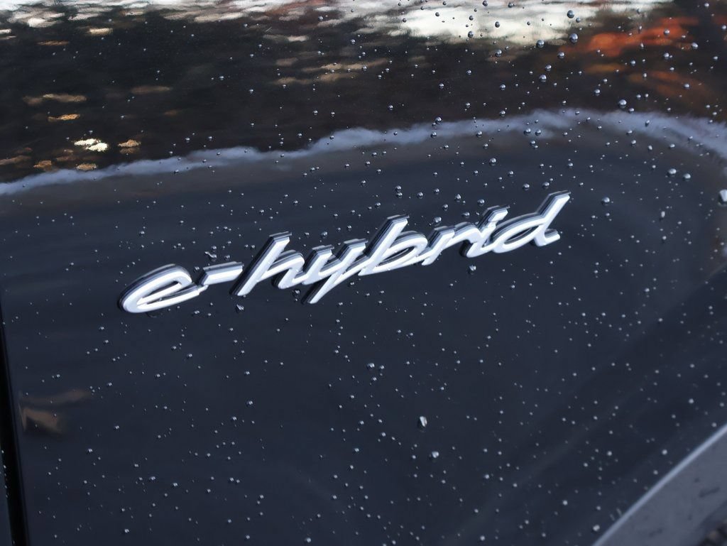 New 2026 Porsche Cayenne E-Hybrid Coupe AWD/4WD image 9