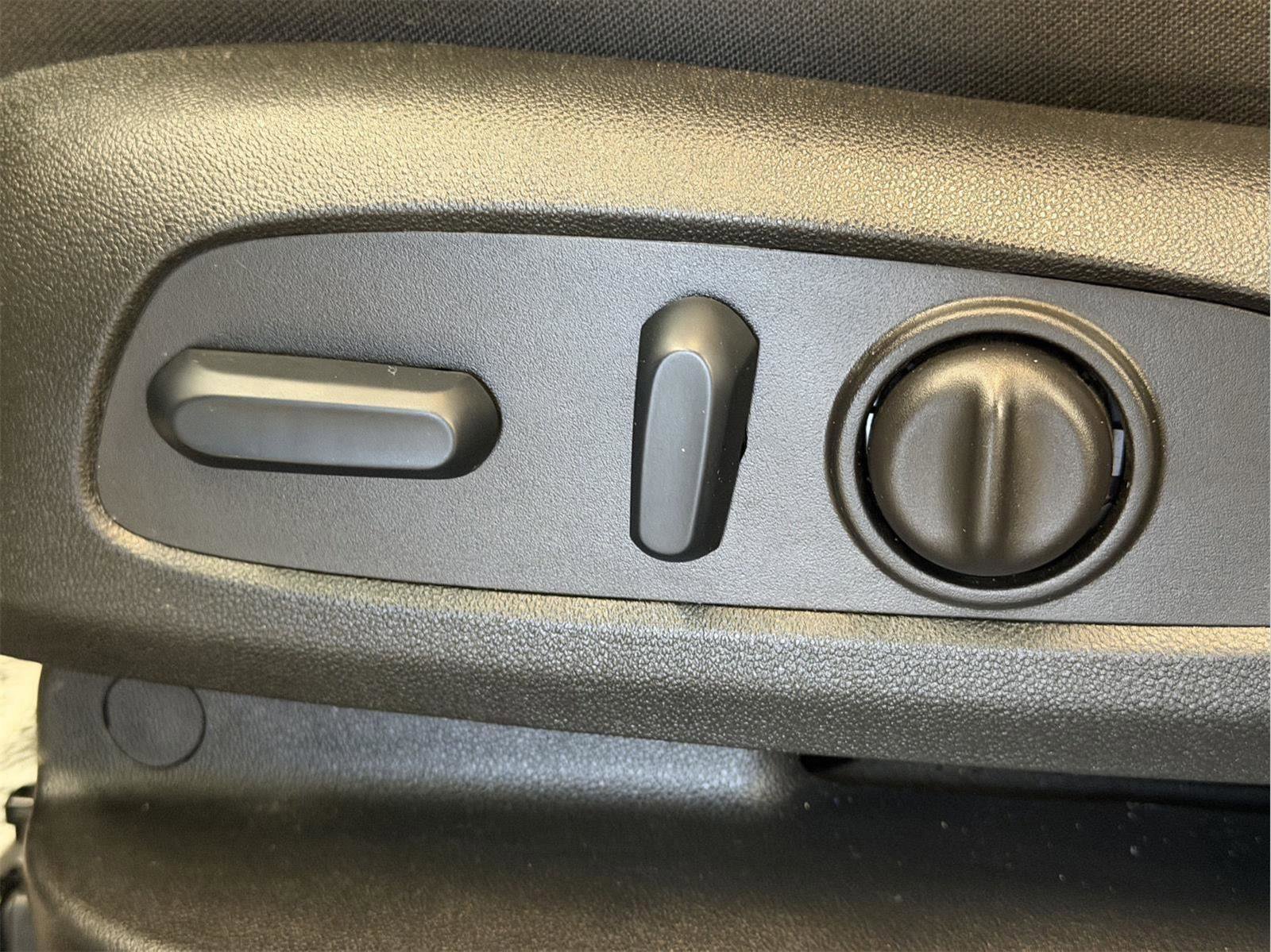 Certified 2023 GMC Acadia SLE w/ Driver Convenience Package image 41