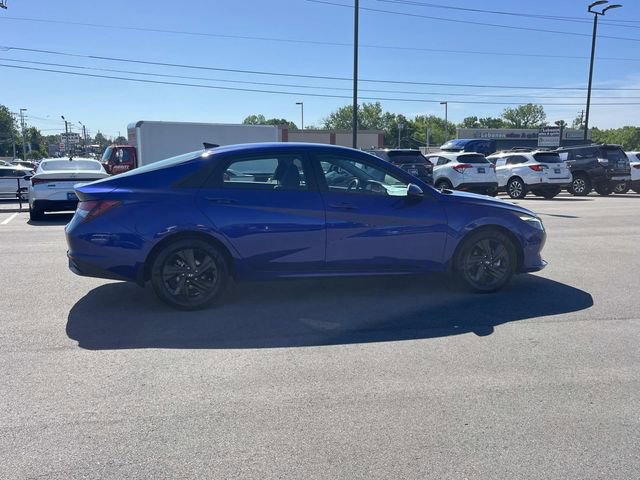 Certified 2022 Hyundai Elantra SEL w/ Convenience Package FWD image 4