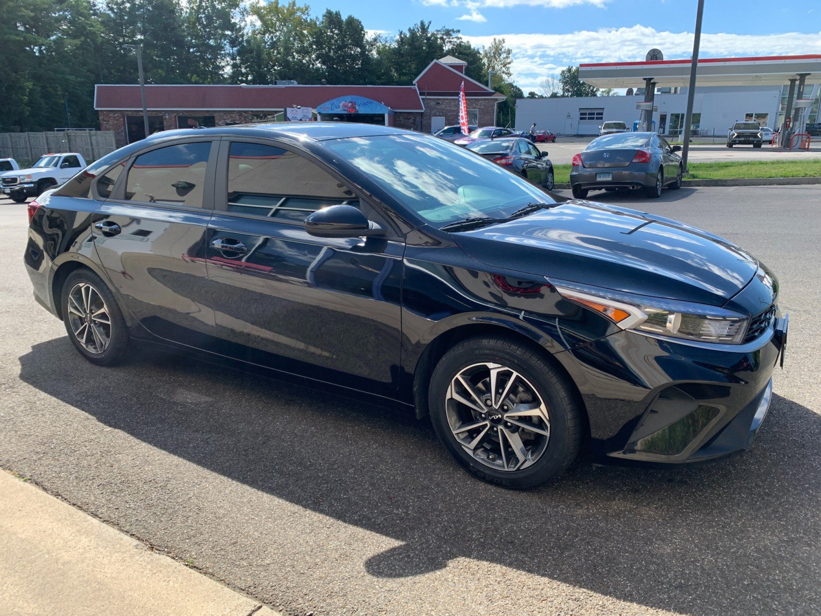 Used 2023 Kia Forte LXS FWD image 3