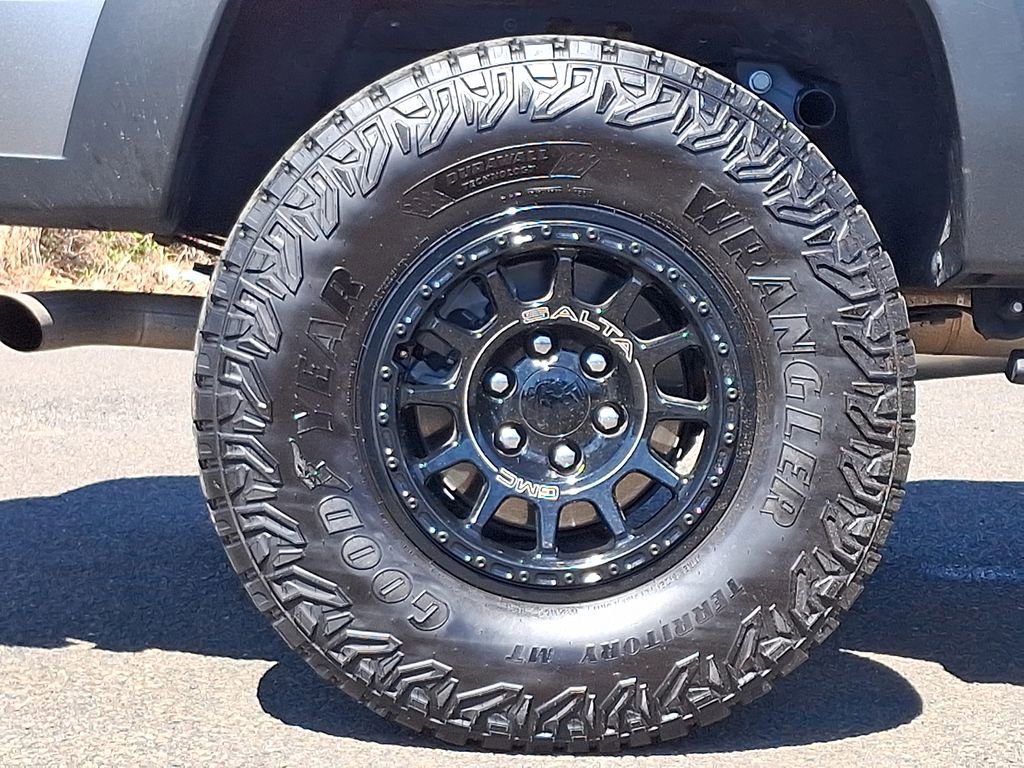 Certified 2024 GMC Canyon AT4X w/ AT4X AEV Edition image 9