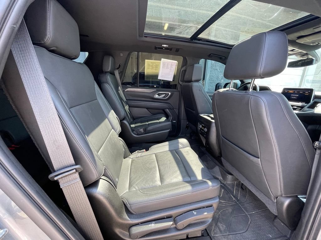 Used 2021 Chevrolet Tahoe Z71 w/ Luxury Package AWD/4WD image 27