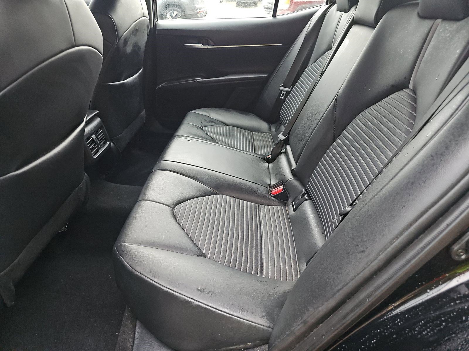 Used 2023 Toyota Camry SE w/ Cold Weather Package FWD image 11