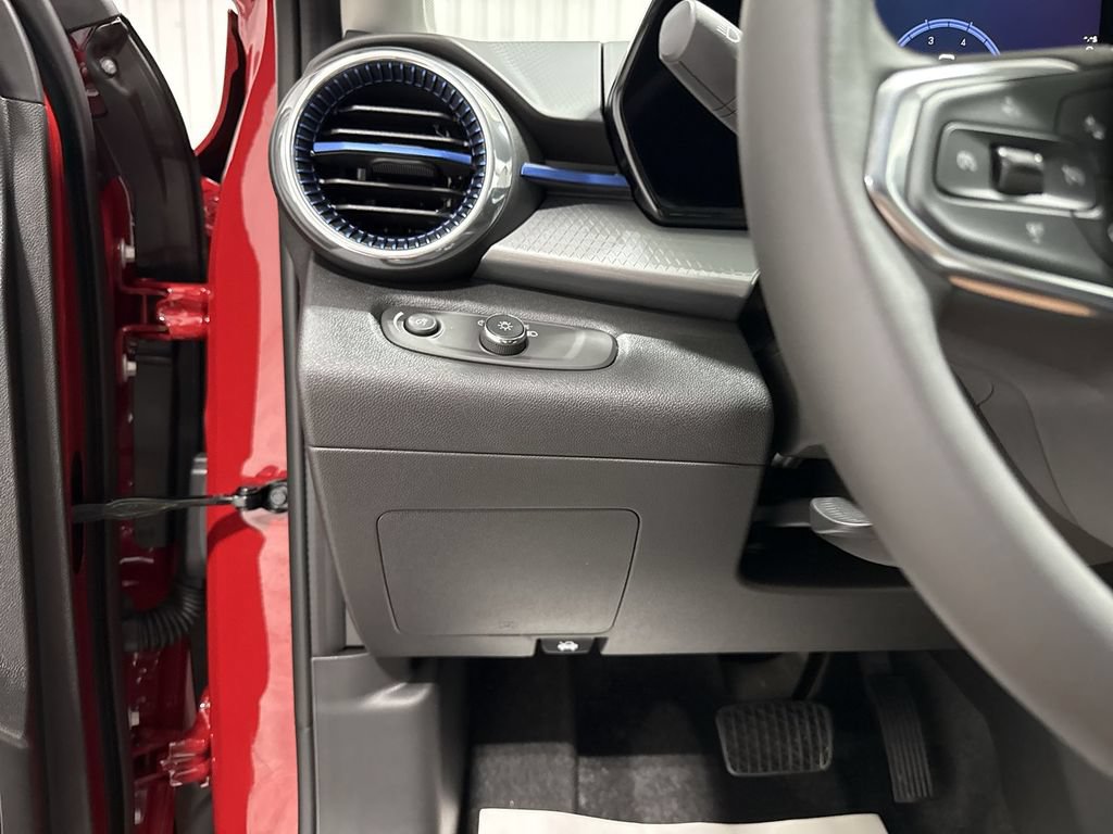 New 2026 Chevrolet Trax LT w/ Driver Confidence Package FWD image 18