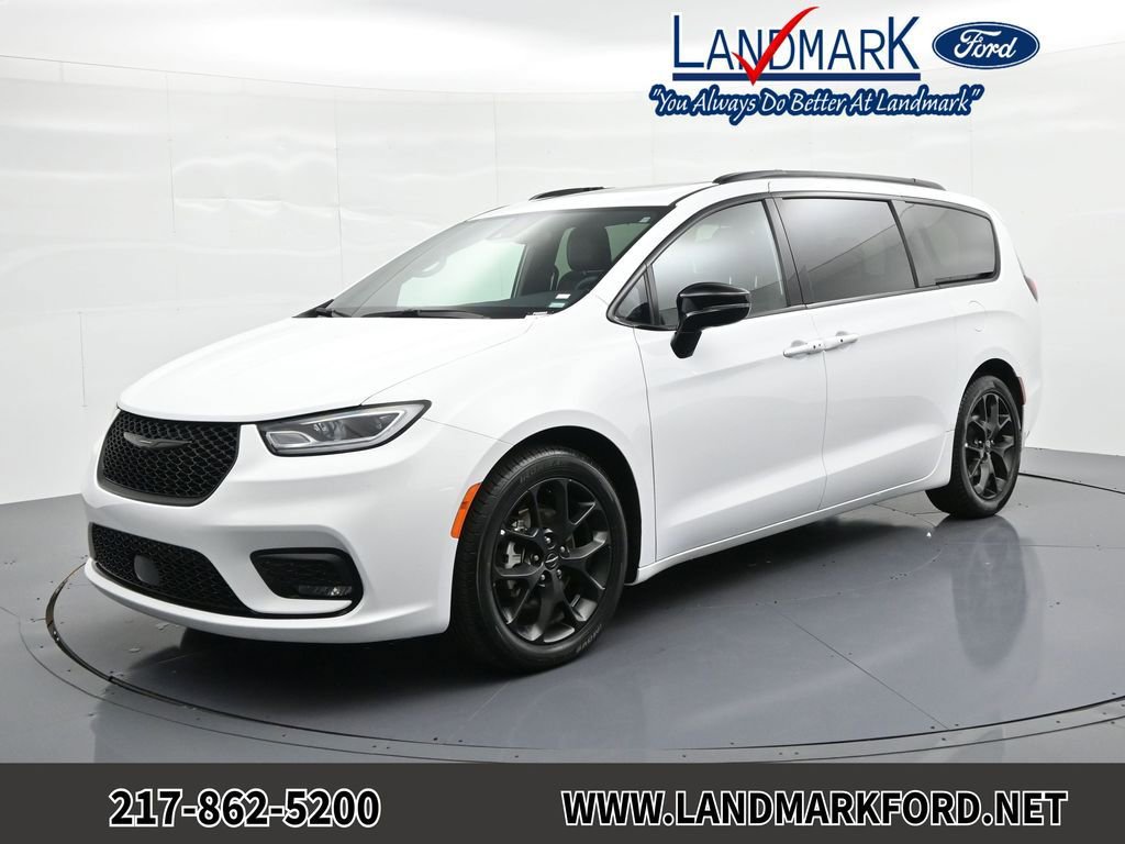 Used 2025 Chrysler Pacifica Limited
