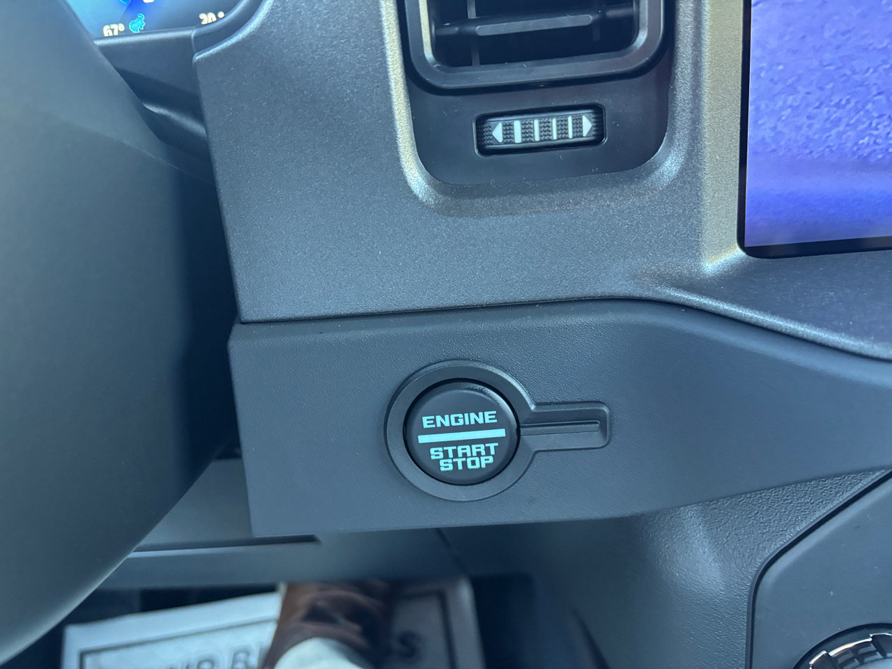 New 2025 Ford Bronco 4-Door image 19
