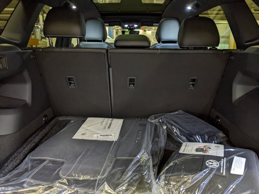 New 2025 Volkswagen Tiguan SE R-Line image 27