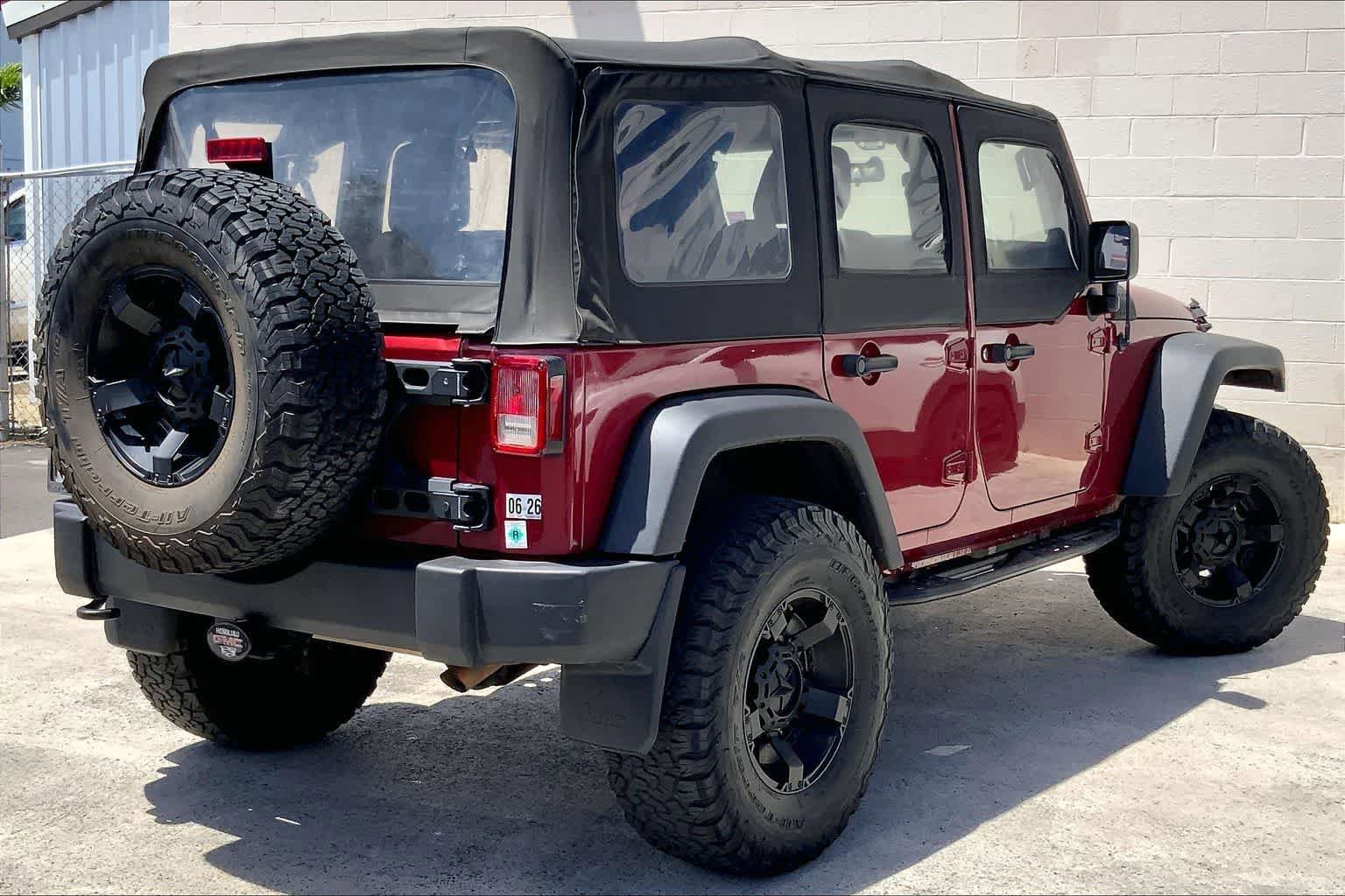 Used 2012 Jeep Wrangler Unlimited Sport w/ Connectivity Group AWD/4WD image 21