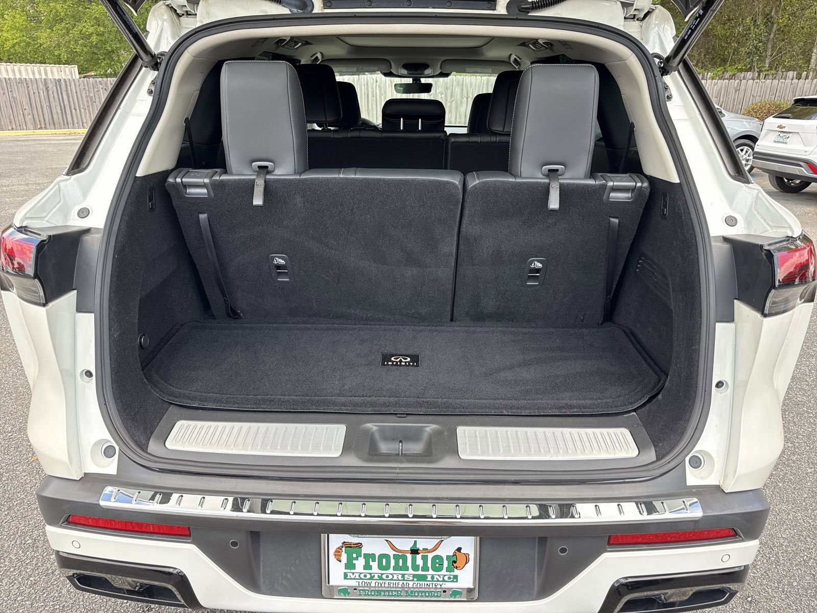 Used 2023 INFINITI QX60 Luxe w/ Cargo Package FWD image 37