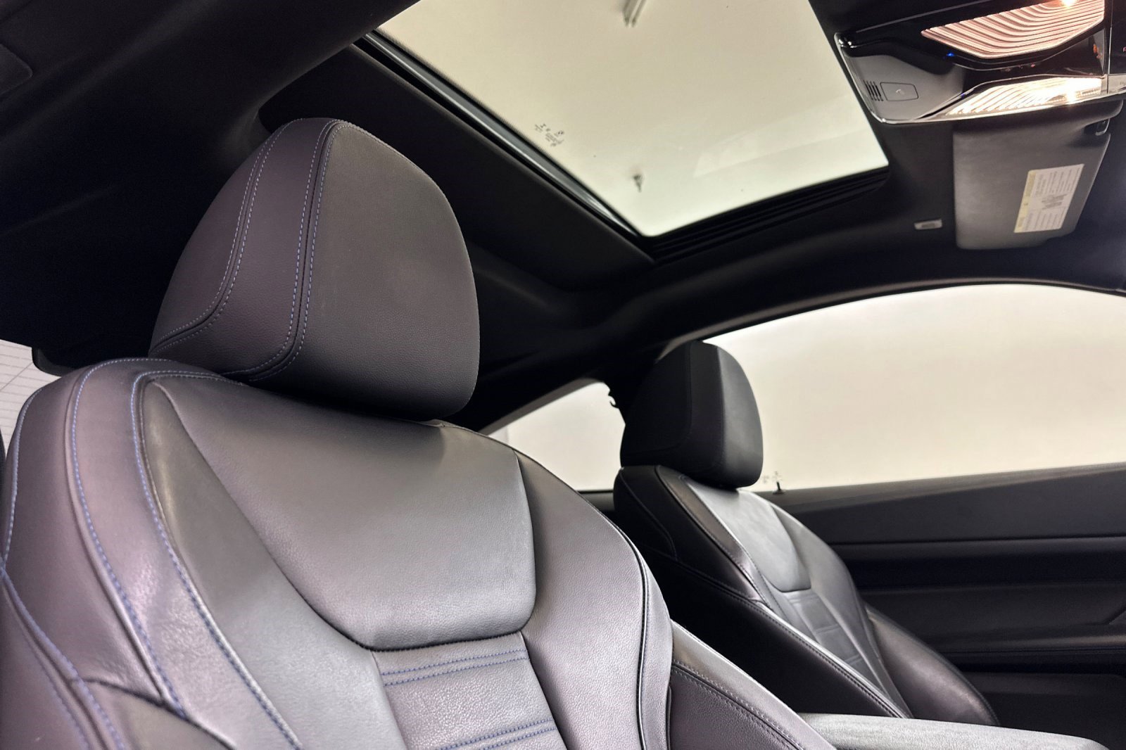 Used 2023 BMW M440i M440i w/ M Carbon Exterior Package image 26