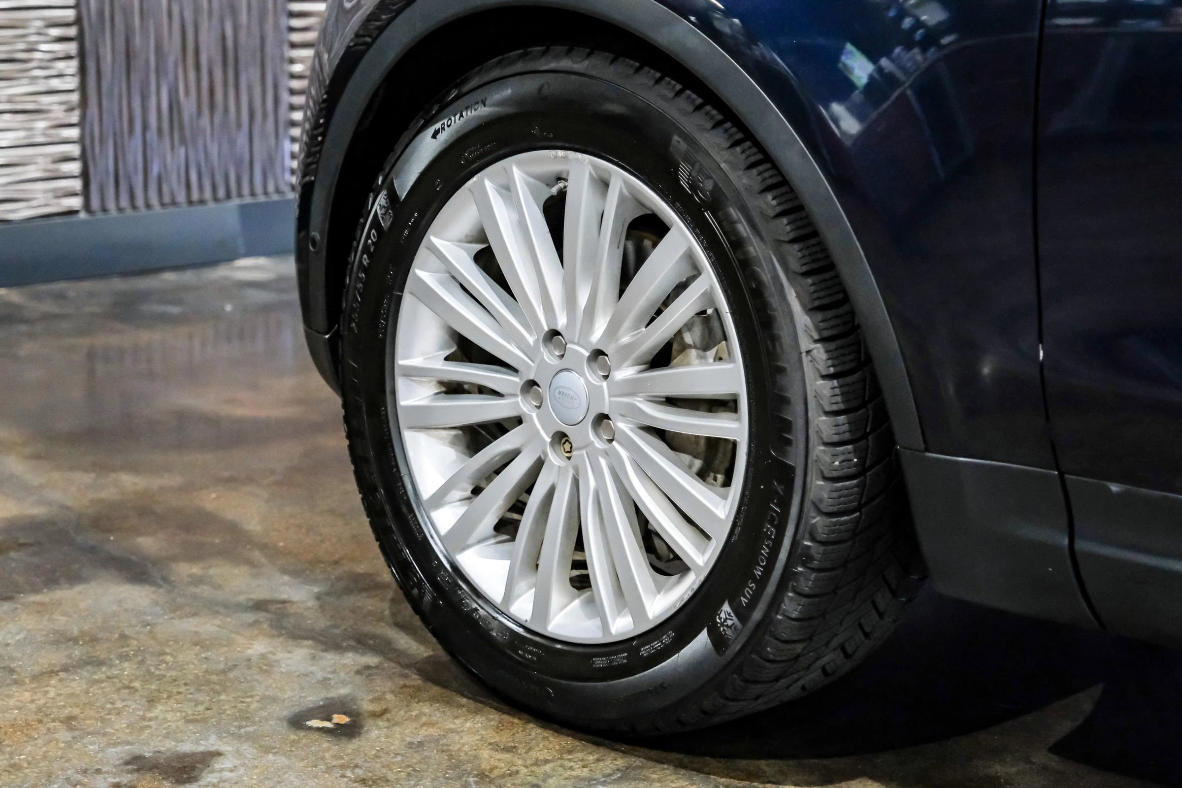 Used 2019 Land Rover Discovery HSE Luxury image 52