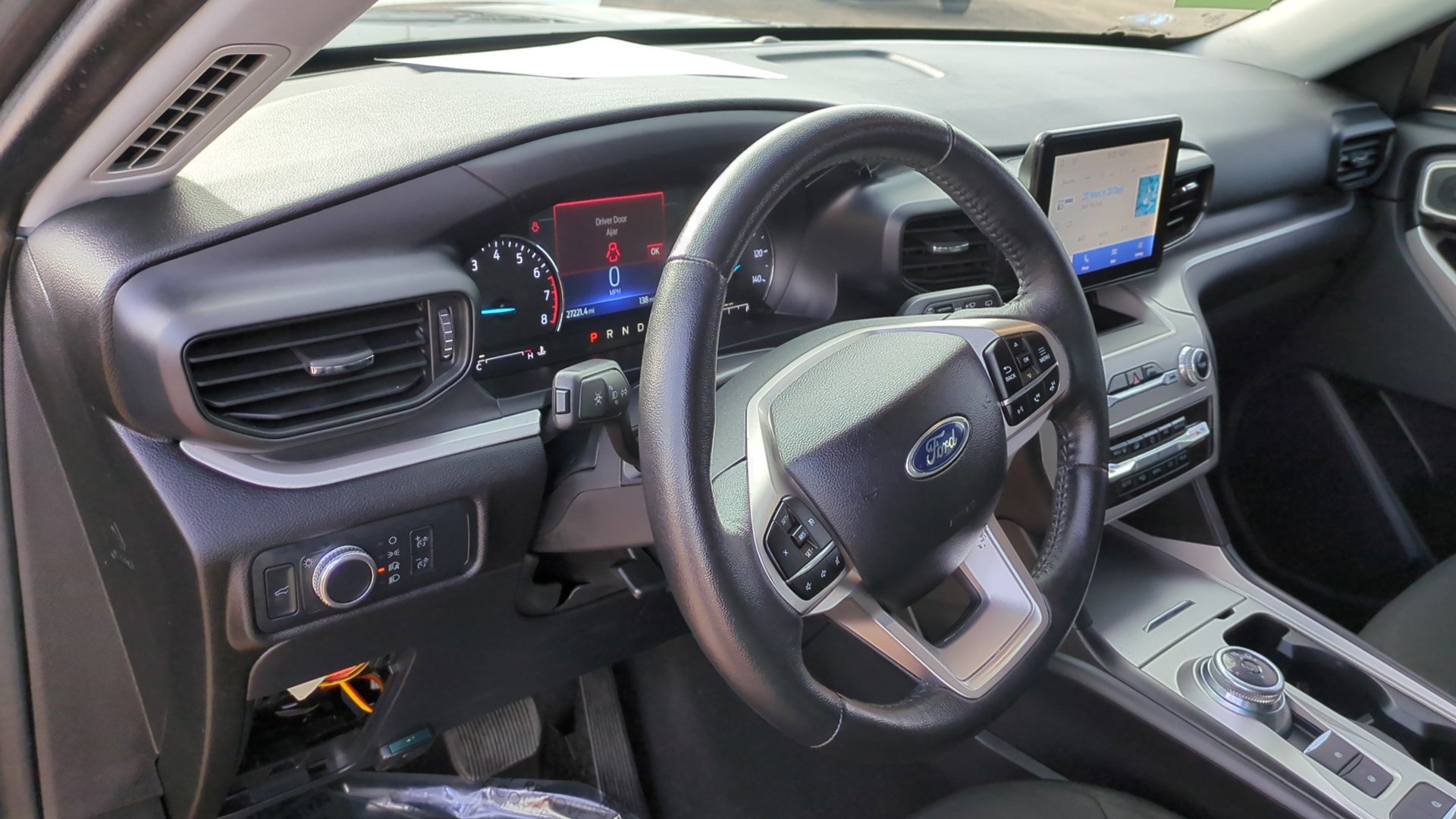 Used 2022 Ford Explorer XLT image 13