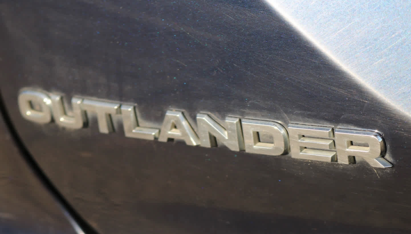 Used 2024 Mitsubishi Outlander SE image 9