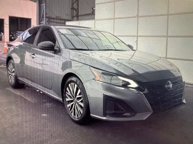 Certified 2024 Nissan Altima 2.5 SV FWD image 12