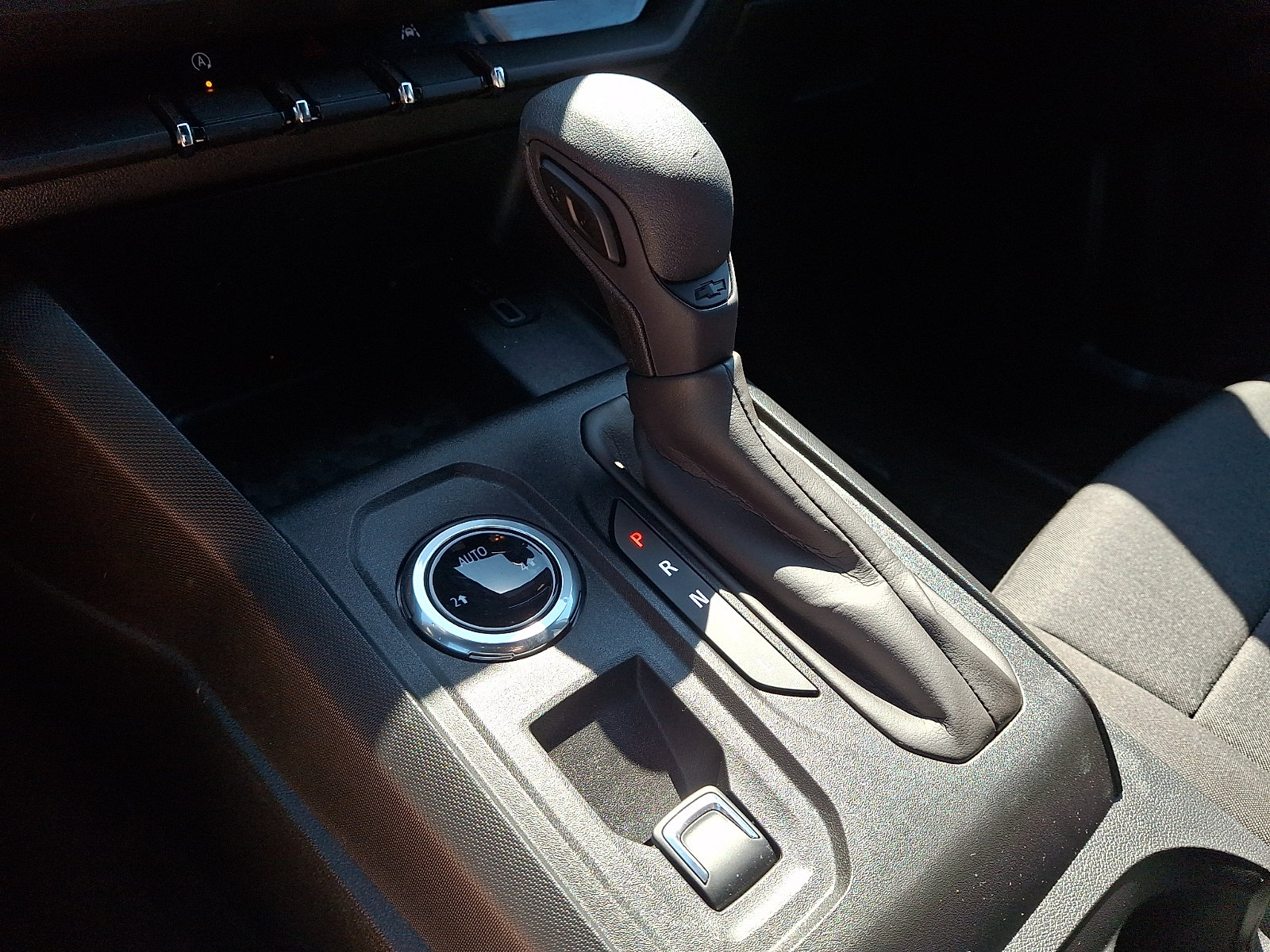 Used 2023 Chevrolet Colorado W/T w/ Technology Package AWD/4WD image 14