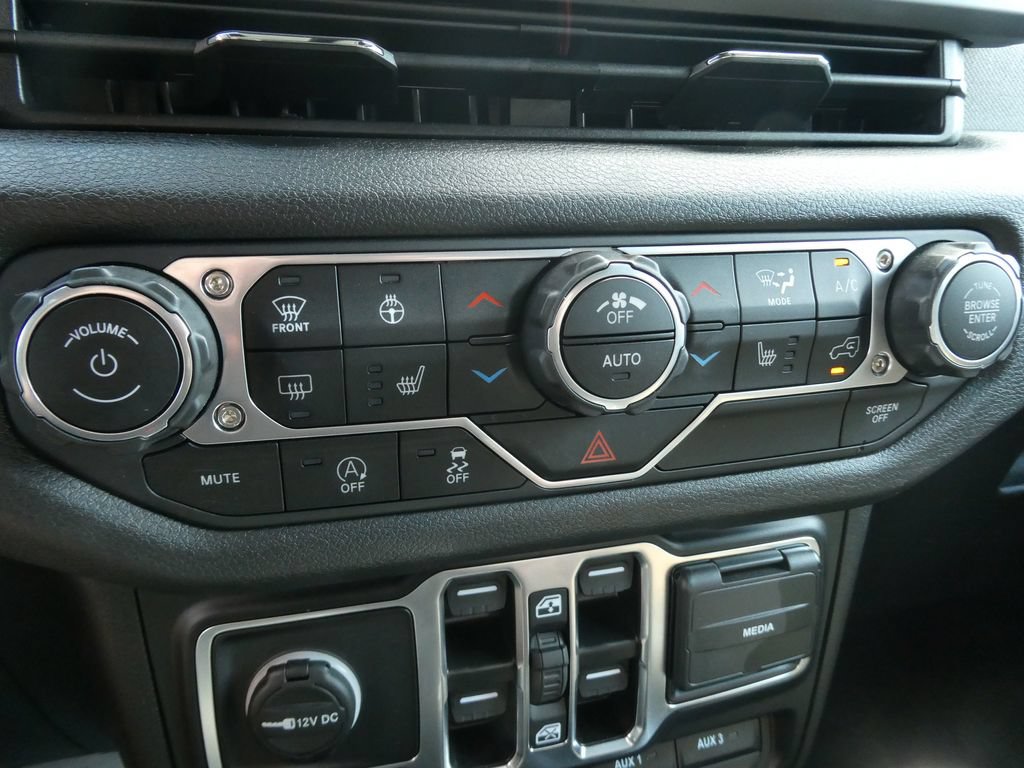 Used 2025 Jeep Wrangler Unlimited Sport AWD/4WD image 28