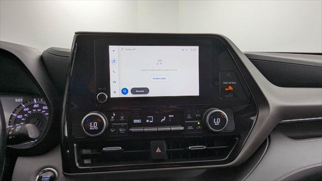 Used 2023 Toyota Highlander LE FWD image 28