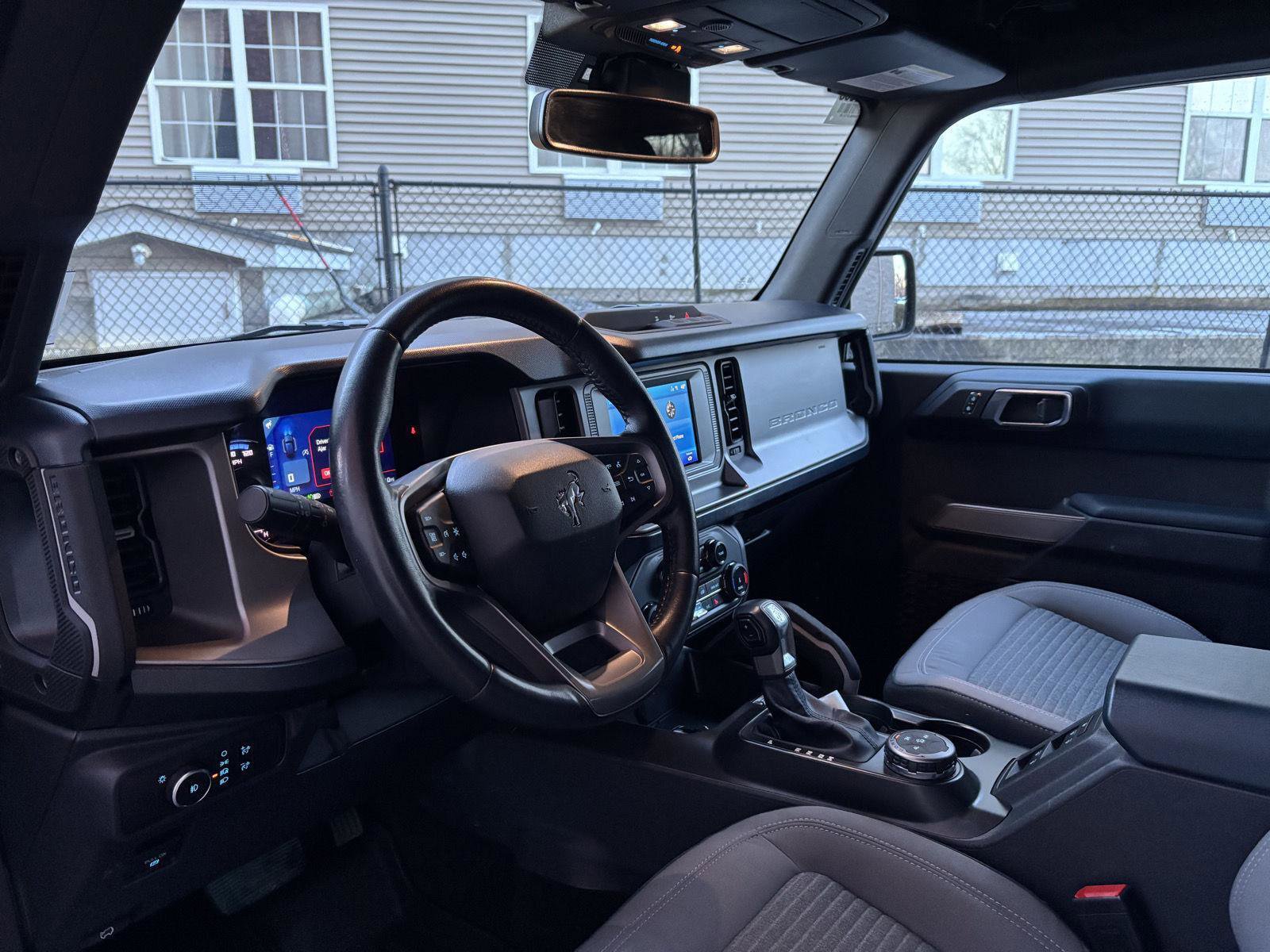 Used 2022 Ford Bronco Outer Banks image 9