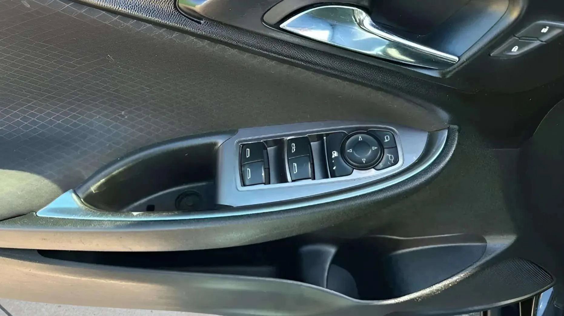 Used 2020 Chevrolet Malibu LT image 12