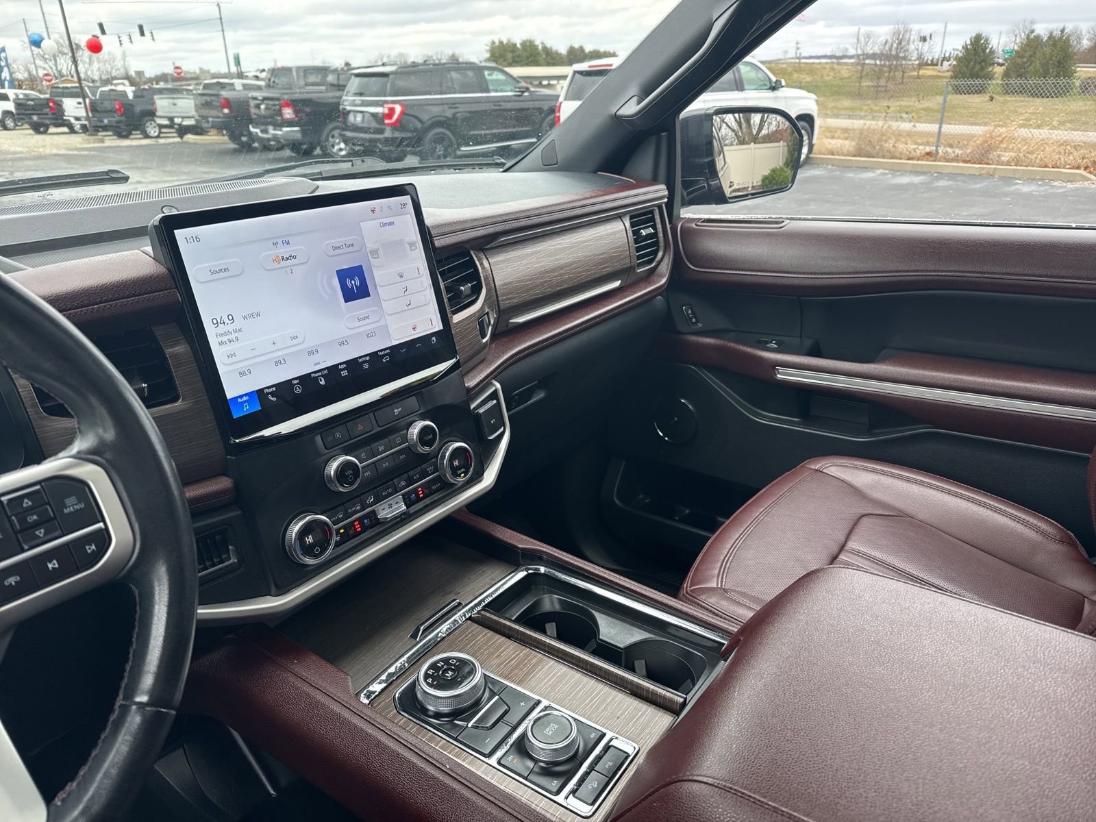 Used 2023 Ford Expedition Limited image 31