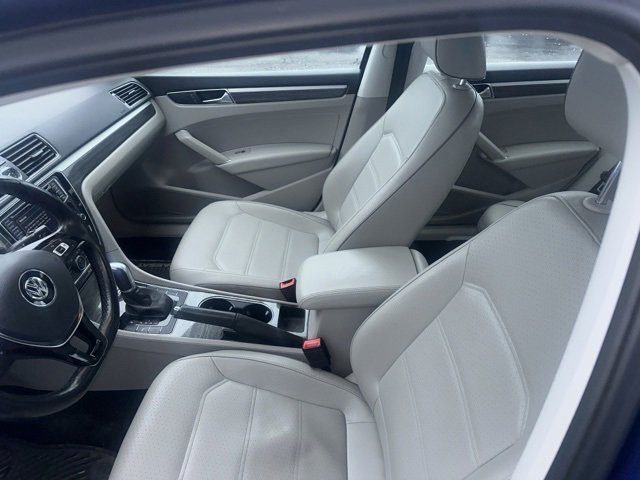 Used 2017 Volkswagen Passat 1.8T SE image 9