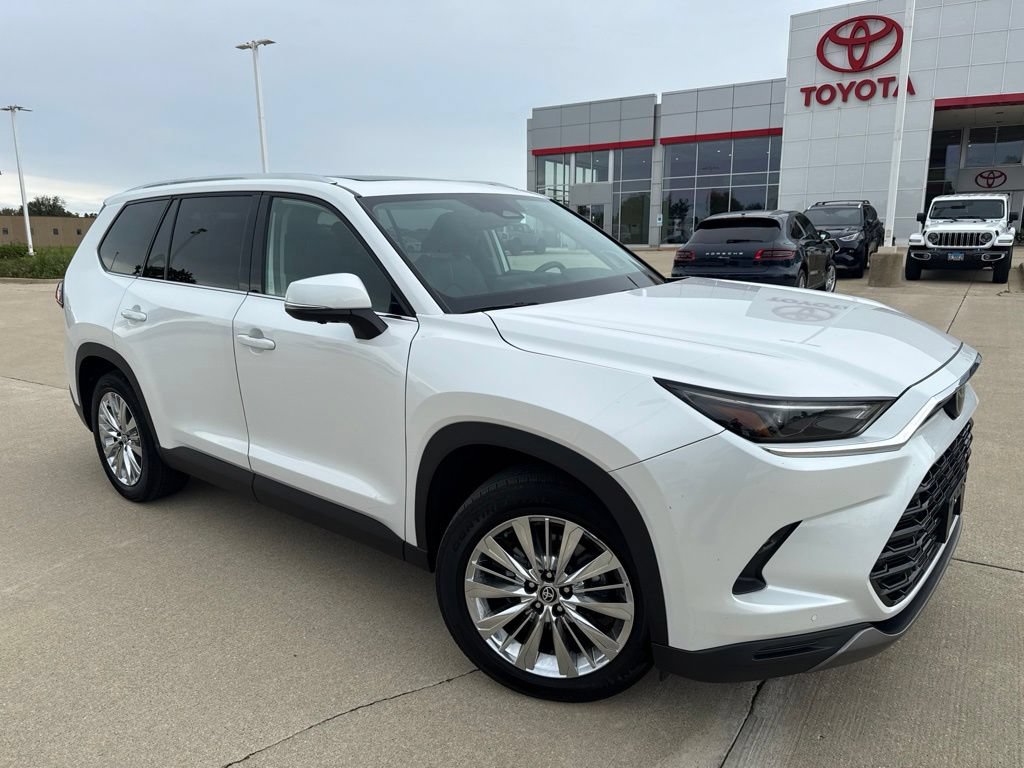 Certified 2024 Toyota Grand Highlander AWD image 2